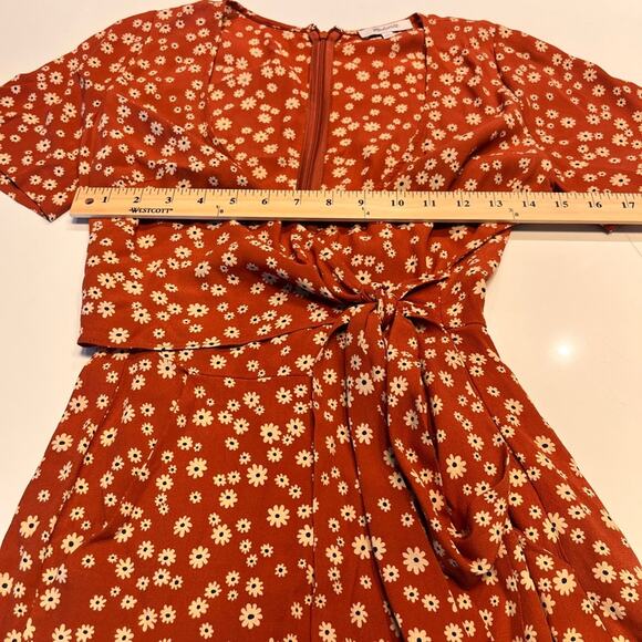 Madewell Wrap Front Romper in Daisy Field 00 - Picture 6 of 9